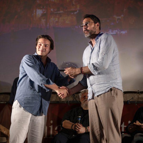 All’Ischia Film Festival il premio Salvatore Lauro: assegnato al film “L’invisibile filo rosso”